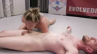 Бой голышом закончился победой барышни