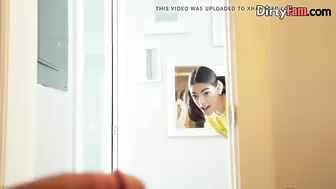 Подглядывание за братом в душе кончилось сексом с ним и с мамой